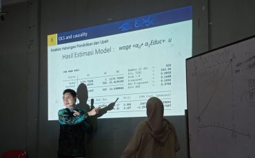 Analis ekonomi Bank Indonesia Kalsel, mengisi kuliah tamu